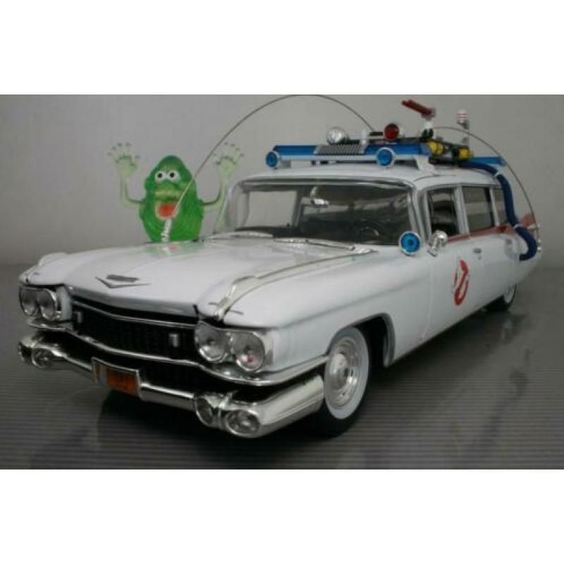 Ertl 1/18 Cadillac Ambulance Ecto-1 (Ghostbusters)