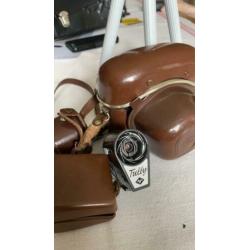 Zeiss Ikon camera met statiefje en tas. Jaren 70??