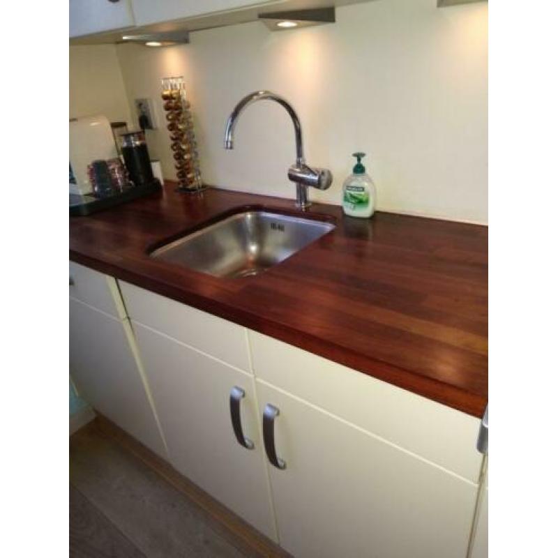 keuken werkeiland / keukenblad met spoelbak en grohe kraan