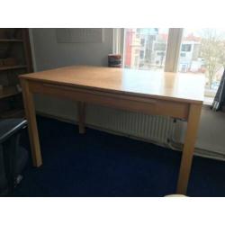 Bureau voor tiener met la