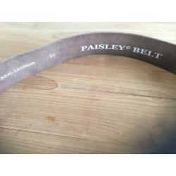 Zeer mooie stoere paisley belt leren riem. Lengte is 95 cm.