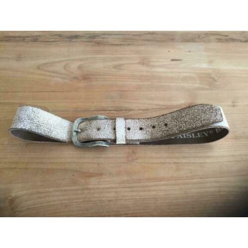 Zeer mooie stoere paisley belt leren riem. Lengte is 95 cm.