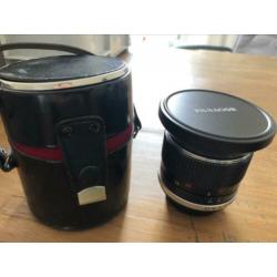 Oude fotocamera en filmcamera