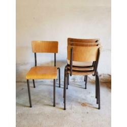 Vintage schoolstoelen