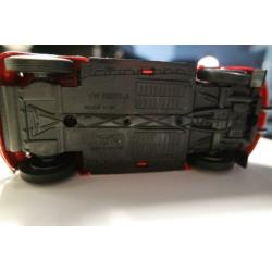 Maisto 1:24 VW kever rood