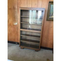 Vintage: Eikenhouten vitrine kast.