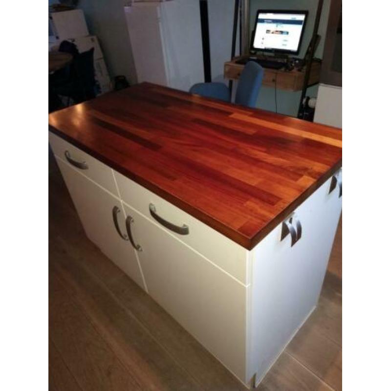 keuken werkeiland / keukenblad met spoelbak en grohe kraan