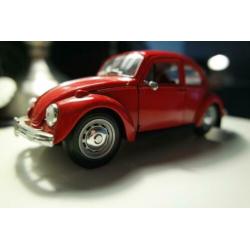 Maisto 1:24 VW kever rood