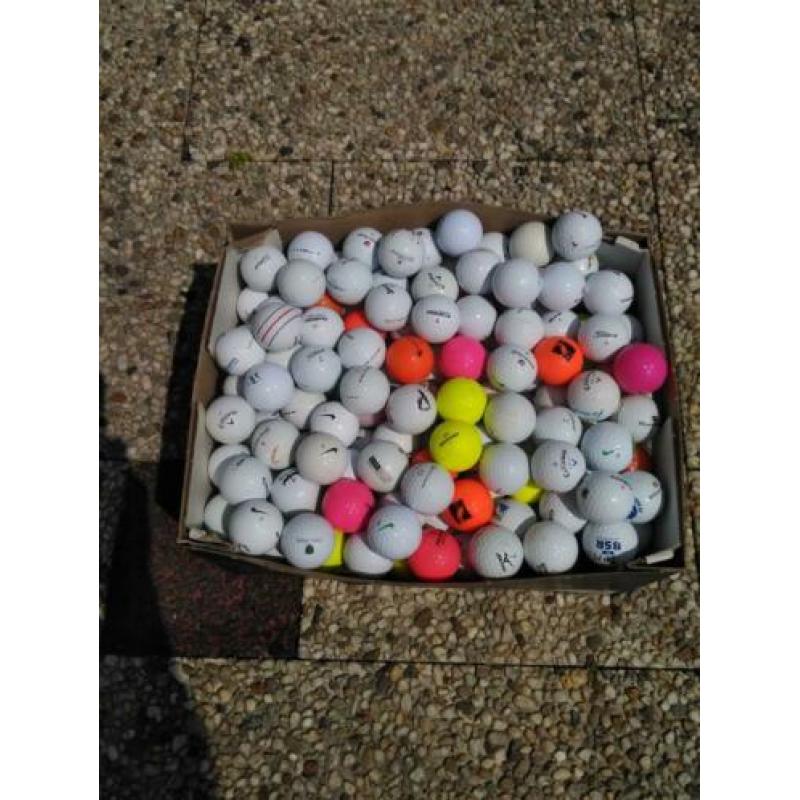 200 golfballen van alle merken voor 30 euro!