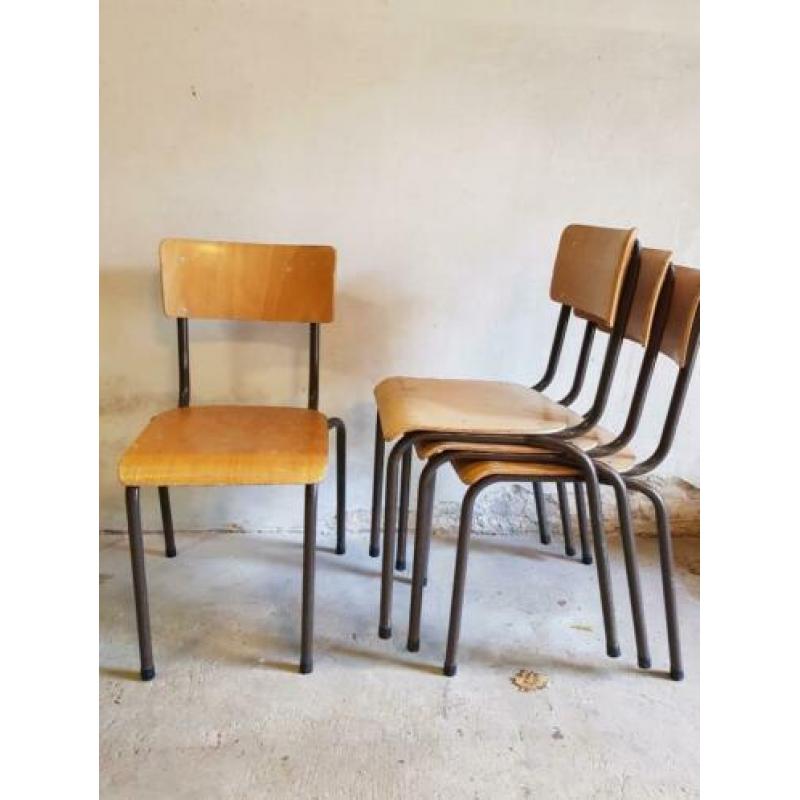 Vintage schoolstoelen