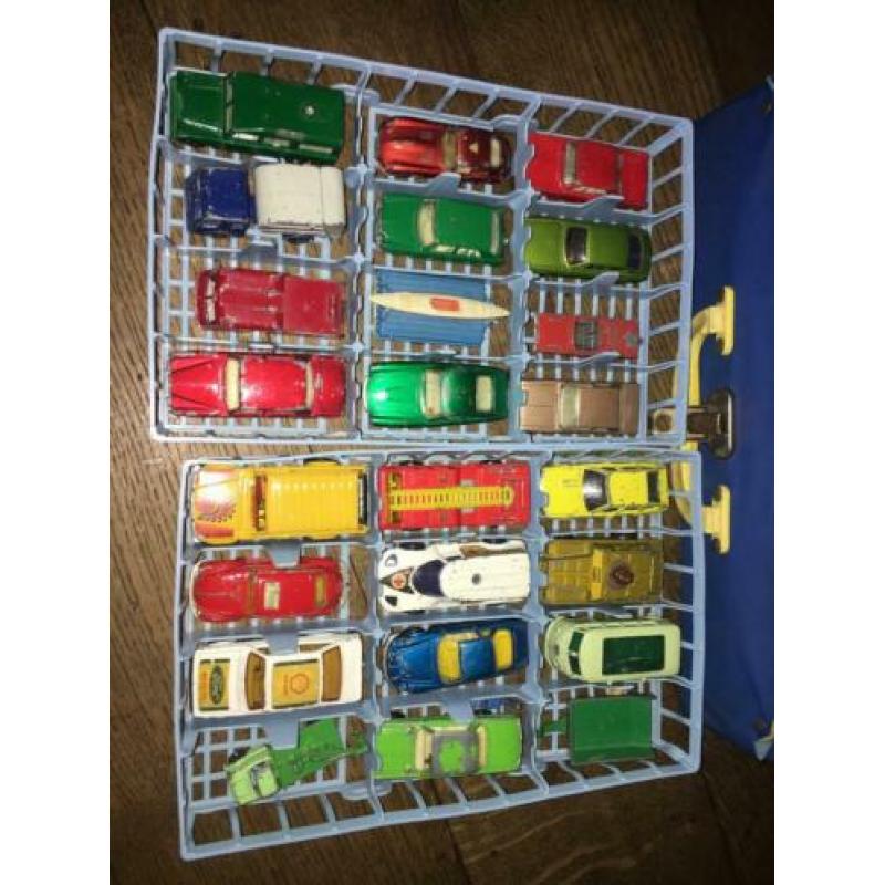 Matchbox koffer vol met auto’s lesney etc