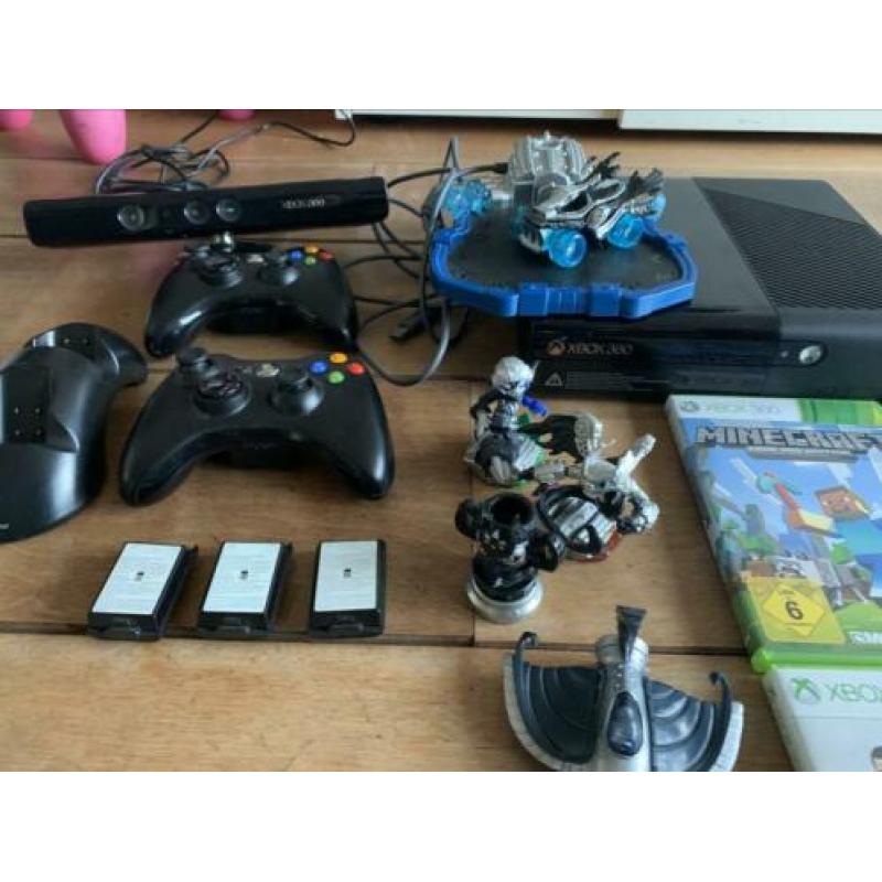 Xbox 360 met 8 spellen en Kinect