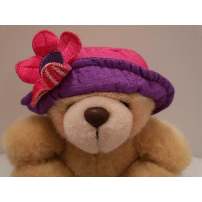 Forever Friends knuffeltje beertje hoedje zonnehoedje roze