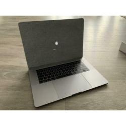 Macbook Pro 2017 15 inch Touch Bar Space Grey