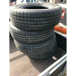 4 winterbanden 4x4 235/70 R16 106 H Green-Max