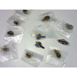 Diverse pins