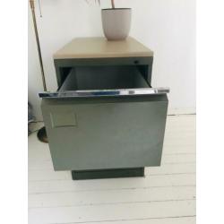 Vintage retro archiefkast / dossierkast met laden olijfgroen