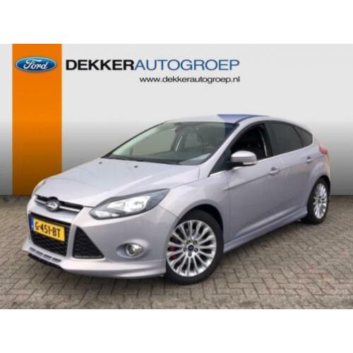 Ford Focus 1.6 182PK 5 Deurs met volledig Styling Pack
