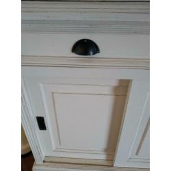 Buffetkast creme 110 cm breed 260cm hoog
