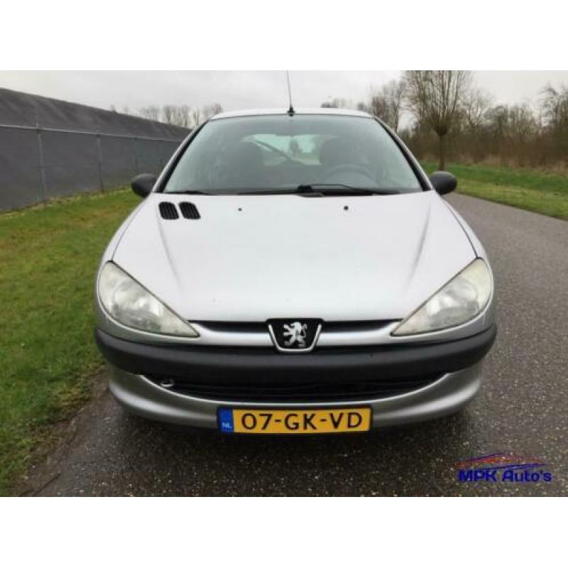 Peugeot 206 1.1 NIEUWE APK / NAP / INRUIL MOGELIJK