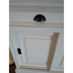 Buffetkast creme 110 cm breed 260cm hoog