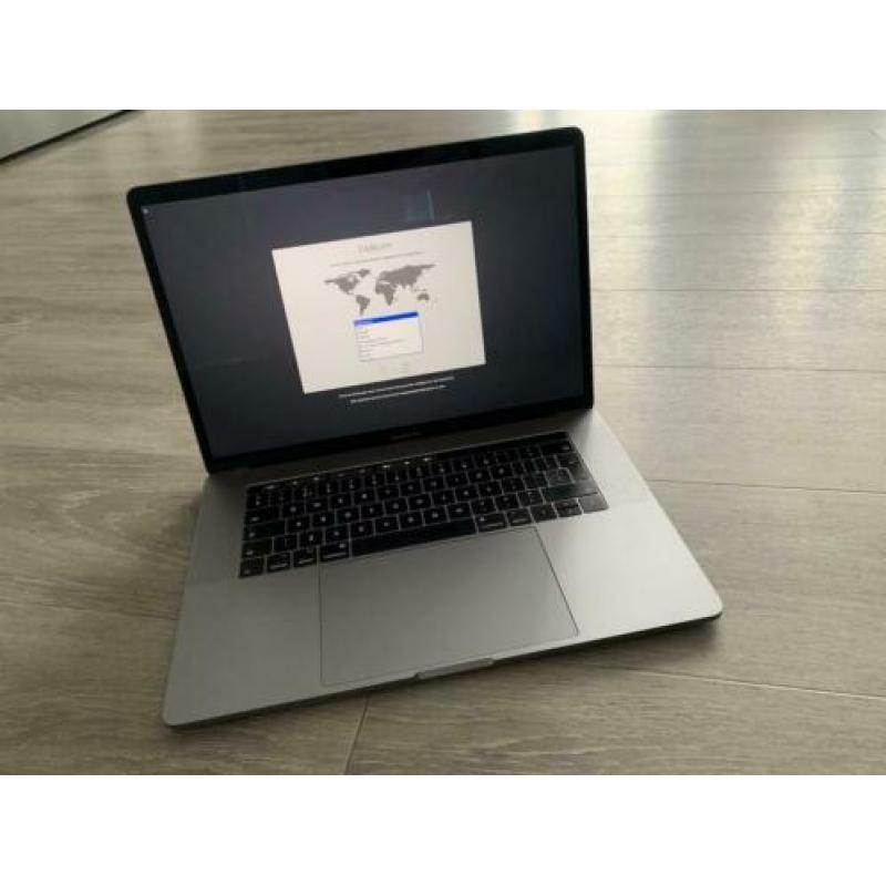 Macbook Pro 2017 15 inch Touch Bar Space Grey