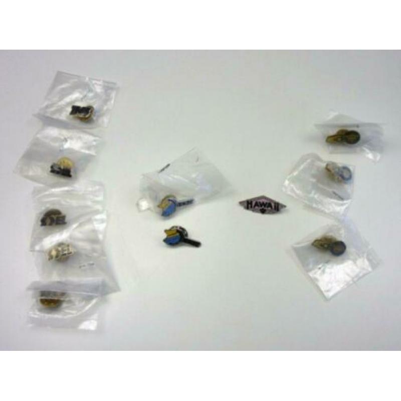 Diverse pins