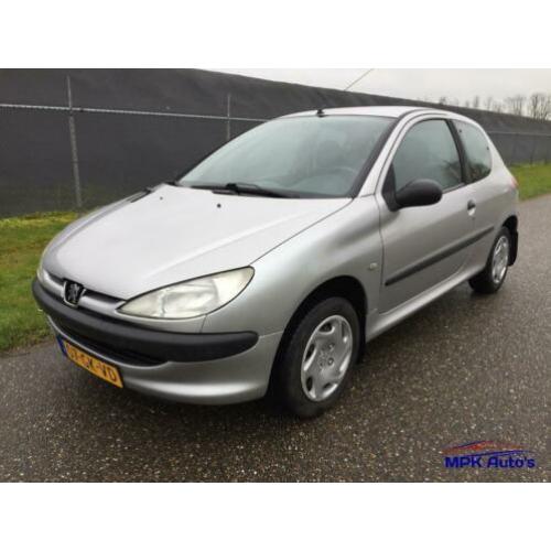 Peugeot 206 1.1 NIEUWE APK / NAP / INRUIL MOGELIJK