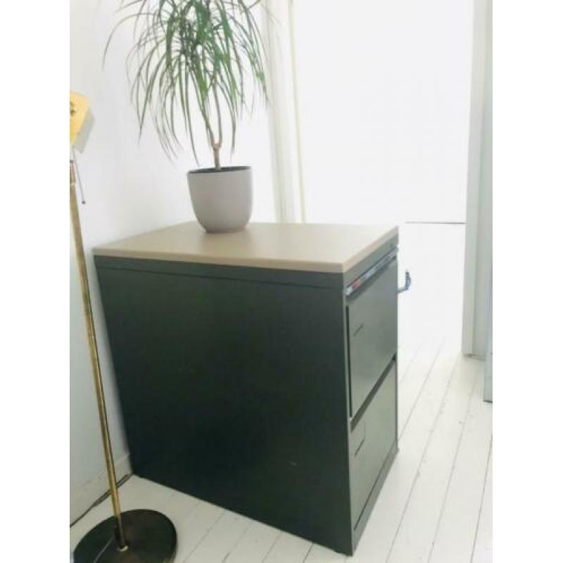 Vintage retro archiefkast / dossierkast met laden olijfgroen