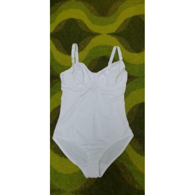Nieuw wit badpak bonprix 90d