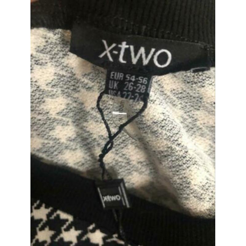 X Two trui zwart/wit maat 54/56 nieuw