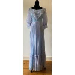 Lange blauw paarse kanten vintage jurk van Pronuptia