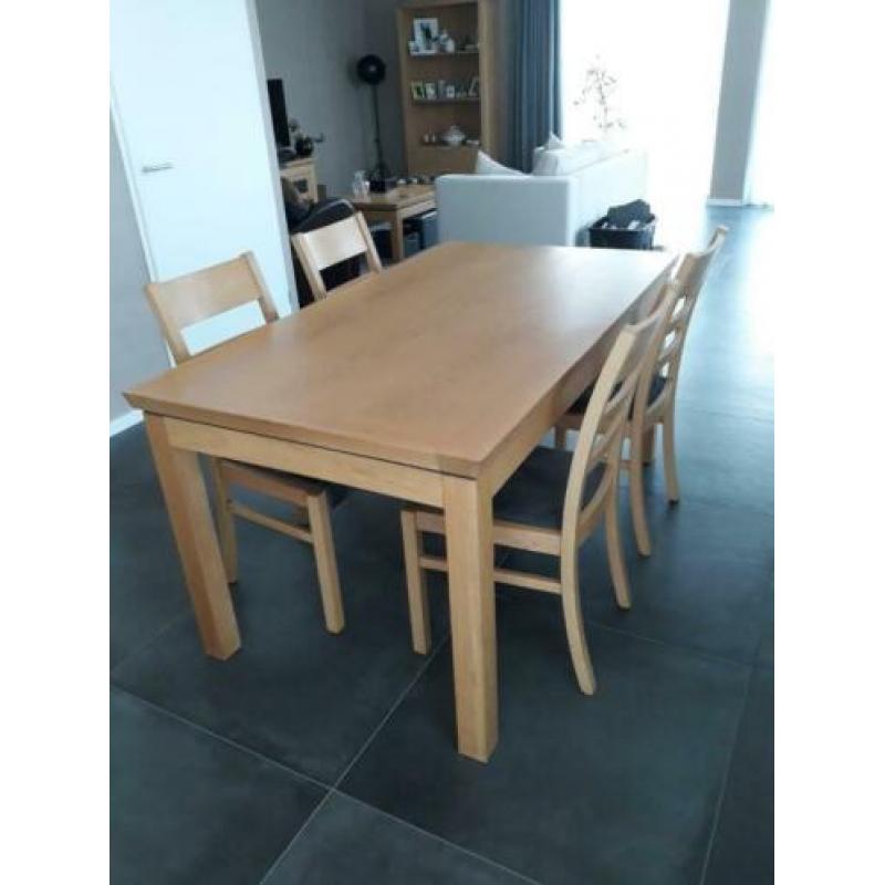 Tafel met 4 stoelen (90×160/220)