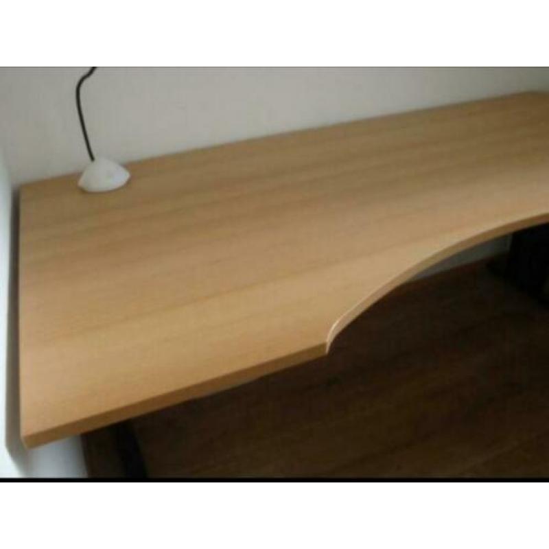 Bureau met kast