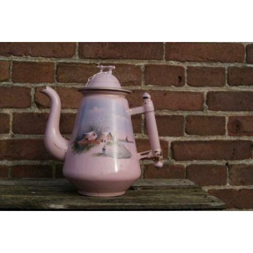 Roze koffiepot met winterlandschap 7 maart emaillebeurs