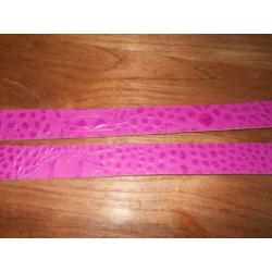 Lederen riem fuchsia / roze met een reliëf print 80 NIEUW