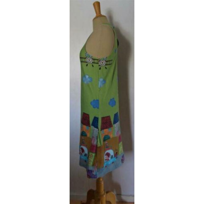 Grappig groen jurkje met huisjes print! M