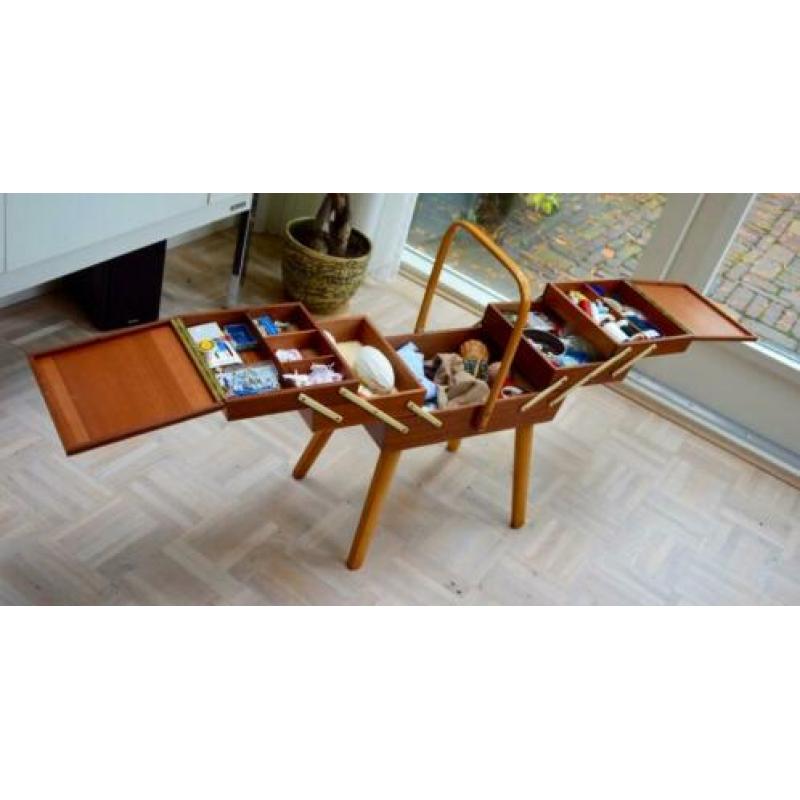 Vintage Houten Naaibox (met inhoud)