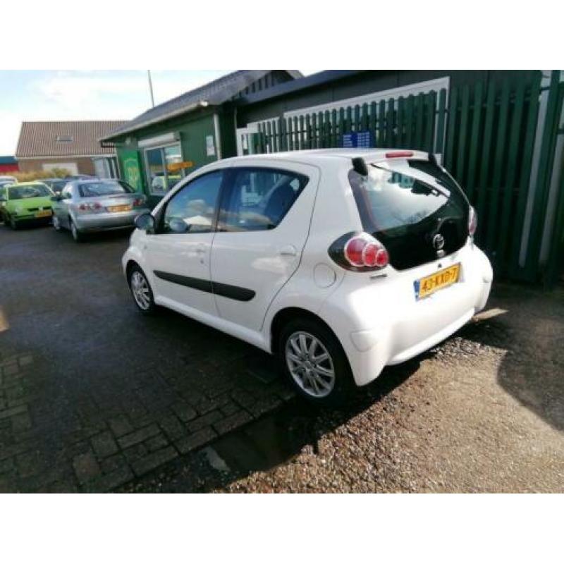 Toyota Aygo 1.0-12V Comfort 5-deurs airco el.ramen stuurbekr