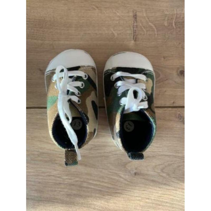 Z.g.a.n. Gympen voor baby's, legerprint, maat 13, all stars
