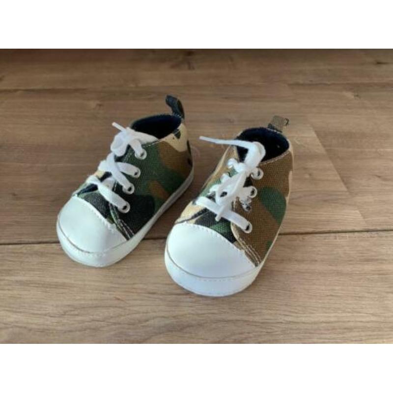 Z.g.a.n. Gympen voor baby's, legerprint, maat 13, all stars