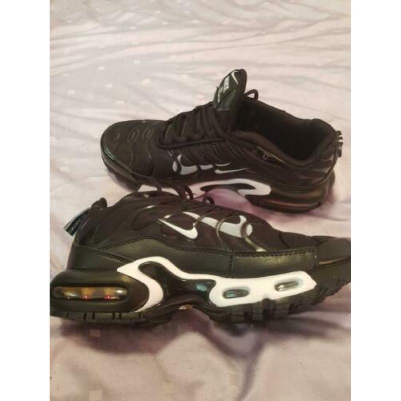 Nieuwe nike schoenen maat 40.