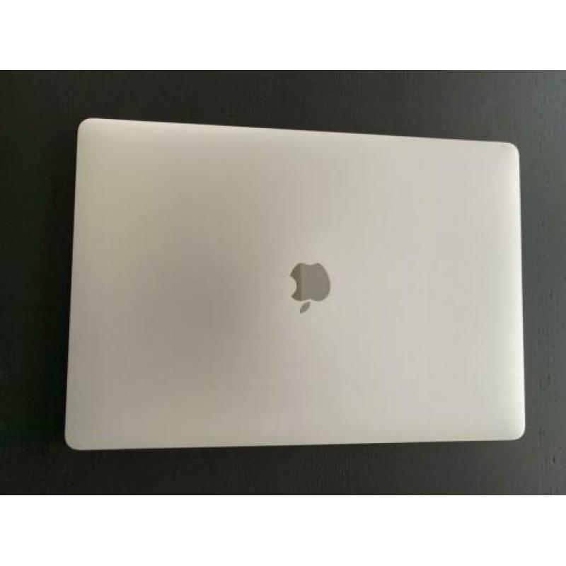 MacBookPro Retina Touch Bar DEFECT SCHERM