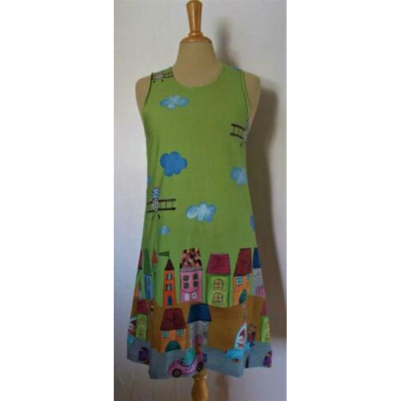 Grappig groen jurkje met huisjes print! M