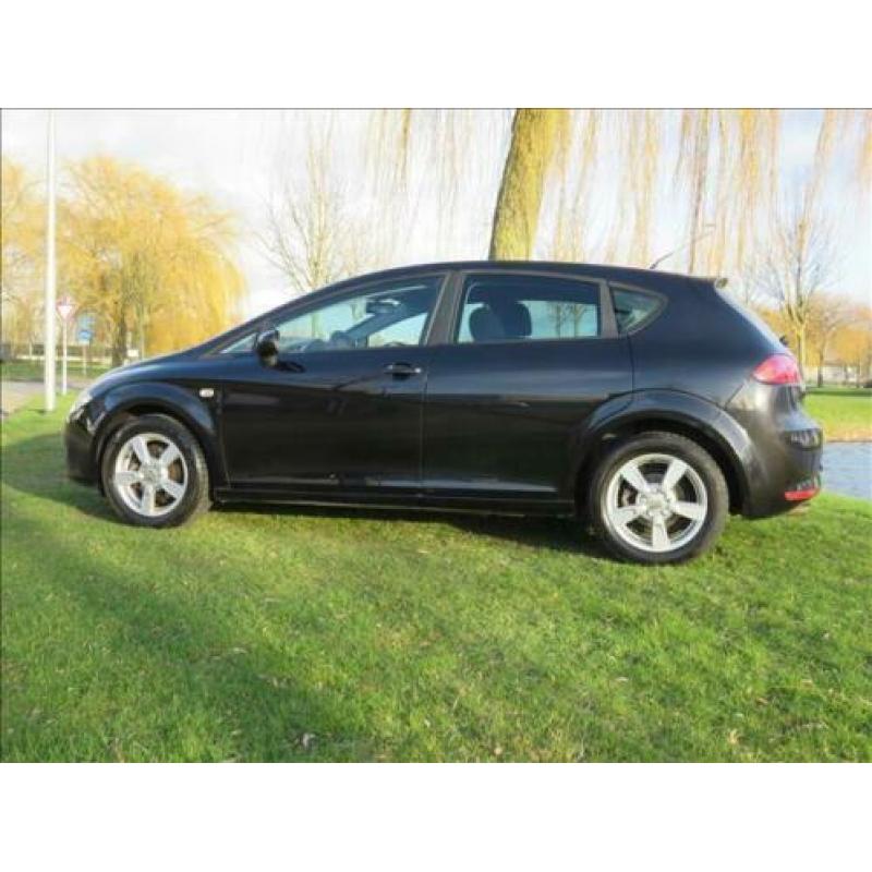 Seat Leon 1.6 SPORT 83DKM NAP *ORIGINEEL NL* AI € 5.440,00