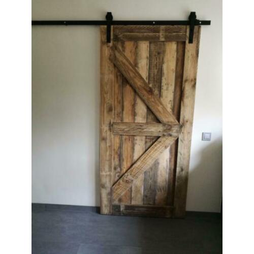 Sloophout oud hout voor het maken van schuifdeuren en deuren