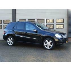 Mercedes-Benz M-Klasse ML 320 4 MATIC Luchtvering - GRIJS -