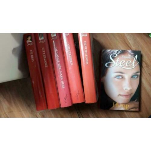 6 Danielle Steel boeken te koop