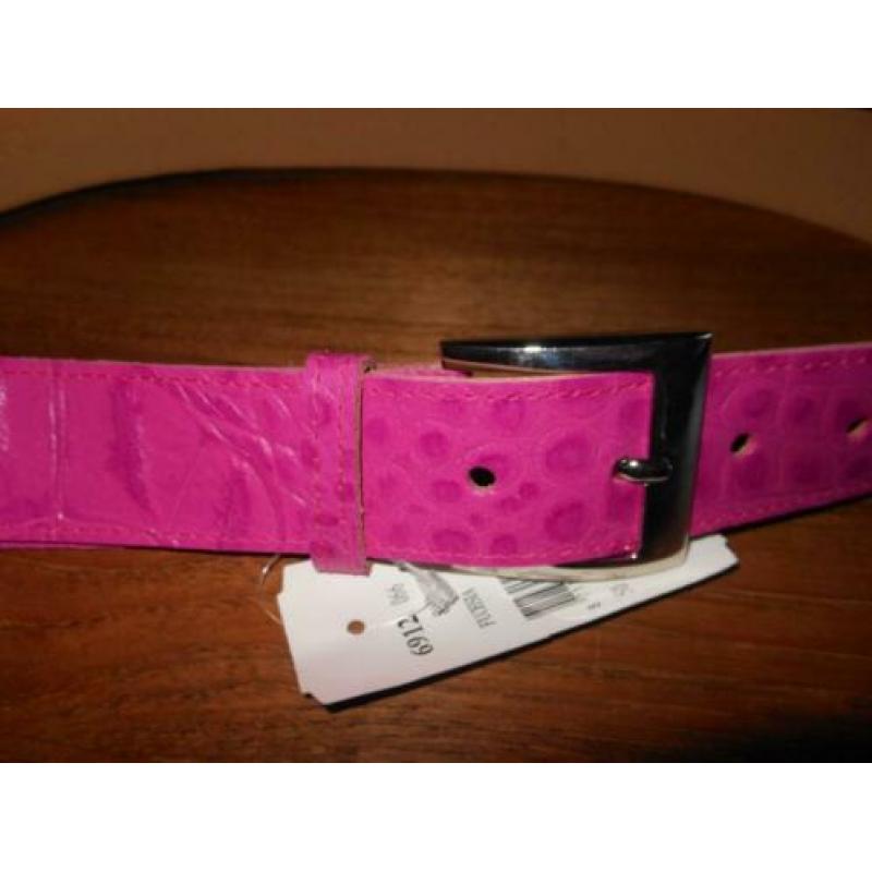 Lederen riem fuchsia / roze met een reliëf print 80 NIEUW