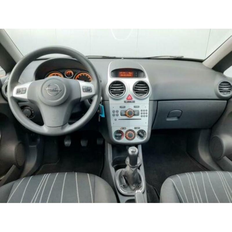 Opel Corsa 1.4-16V Edition € 5.195,00
